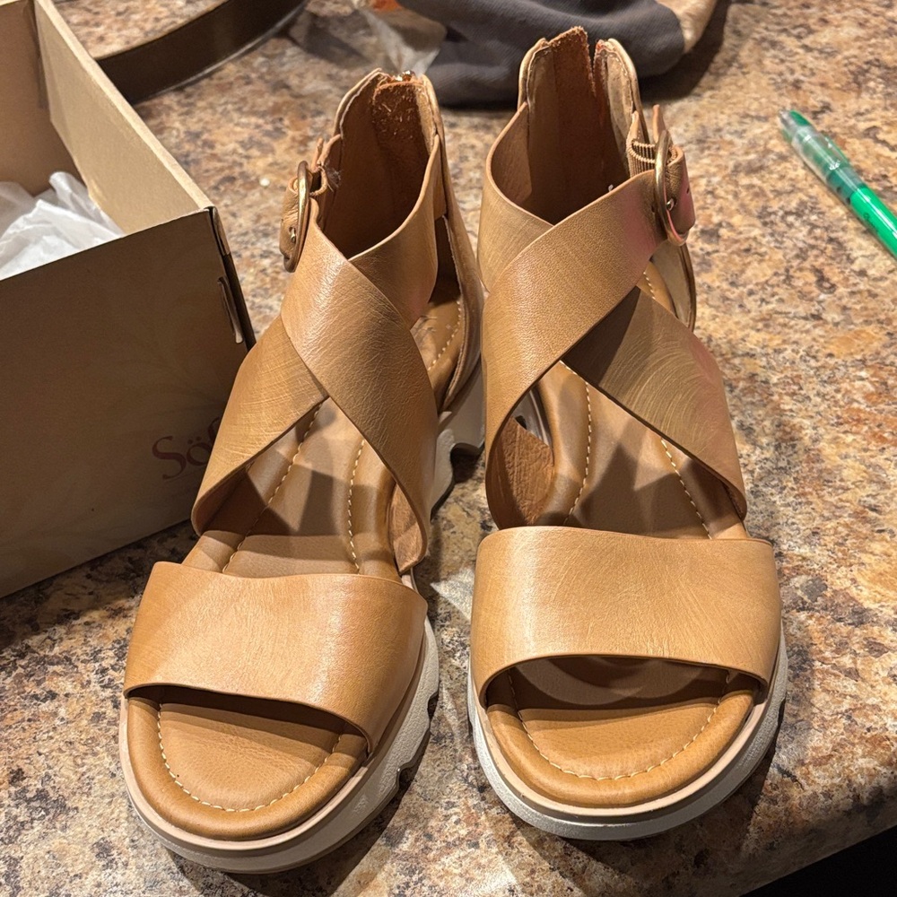 Sofft Tan Leather Sandals for Women